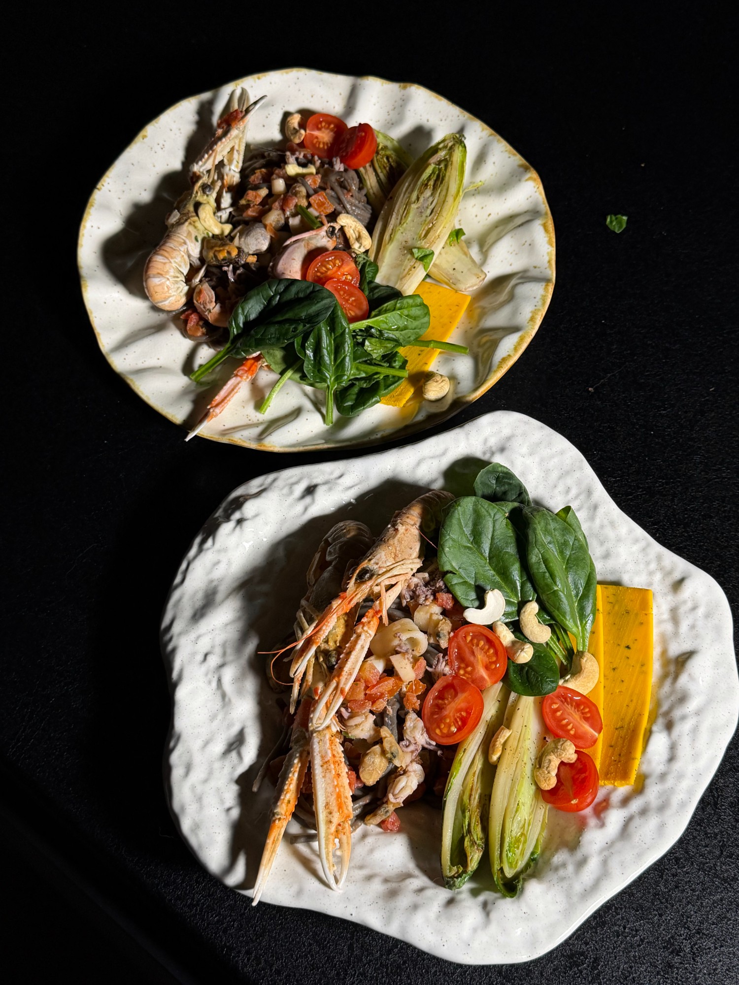 Подача на посуді Decor Ceramics у ISKRA Gastrobar